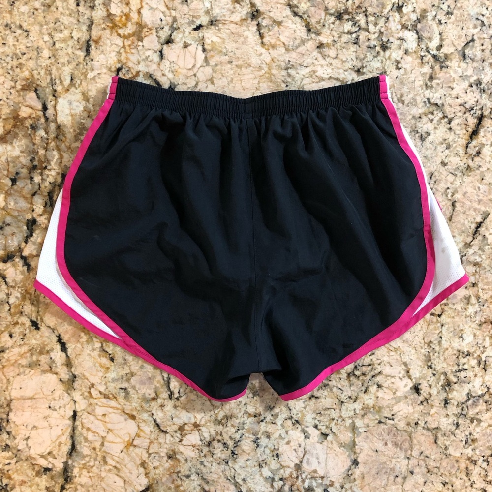Nike Women’s Dri-Fit Tempo Running Shorts Small 🩷HAVE ONLY BEEN AIR-DRIED🩷 - Picture 3 of 6